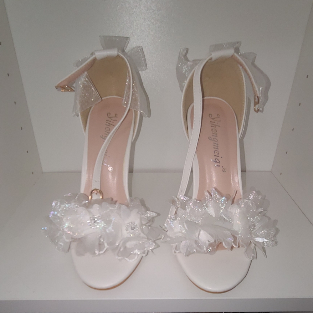 White Pearl & Rhinestone Bridal Party/ Wedding Heels. New w/ Box